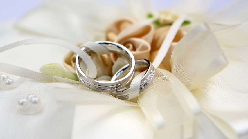 Valkokultaisett kihlasormukset, valkokultainen kihlasormus naiselle, kihlasormus valkokulta timantti, valkokulta hinta, kihlasormus naiselle valkokulta, miesten kihlasormus valkokulta