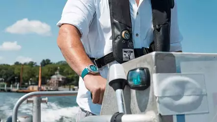 Oris Aquis Date New York Harbor Limited Edition II - Oris miesten rannekellot - 7612611040585 - 2