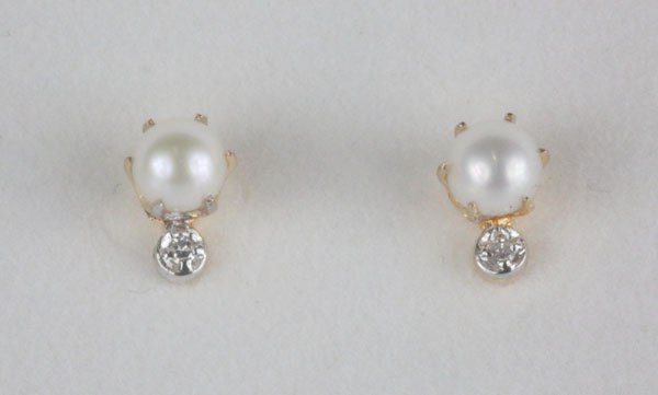 Helmikorvakorut Timantilla - Timanttikorut - 1507 - 1